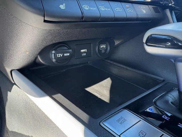 Used 2023 Hyundai Elantra Limited w/ Cargo Package image 22