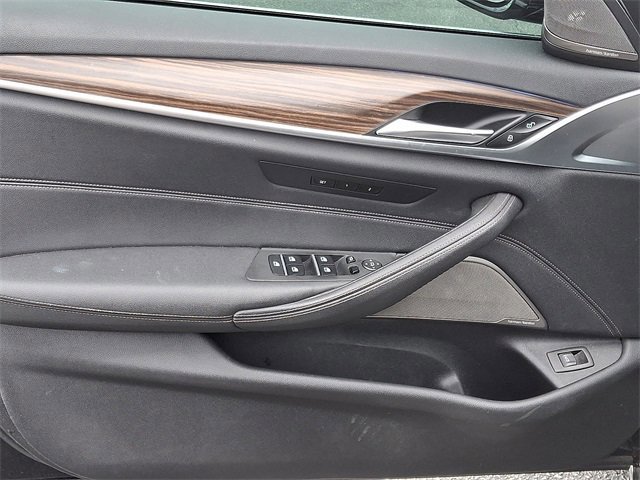 Used 2021 BMW 530i xDrive w/ Premium Package image 13