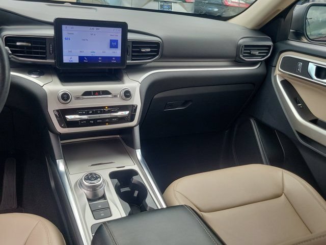 Certified 2022 Ford Explorer XLT w/ Equipment Group 202A RWD image 24