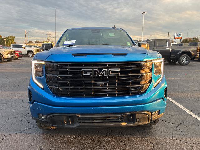 Used 2022 GMC Sierra 1500 Elevation w/ Elevation Premium Package AWD/4WD image 2