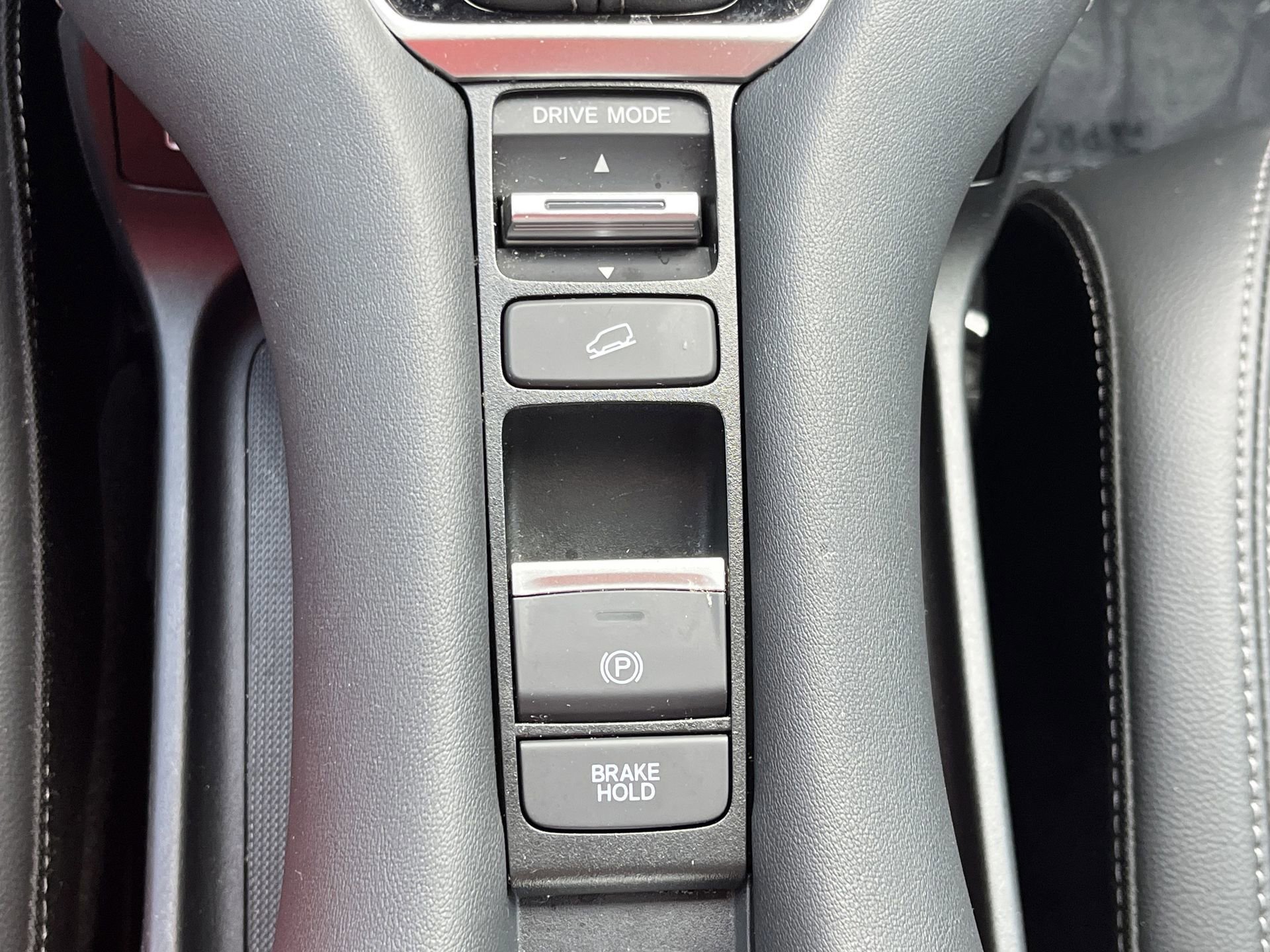 Used 2023 Honda HR-V EX-L image 14