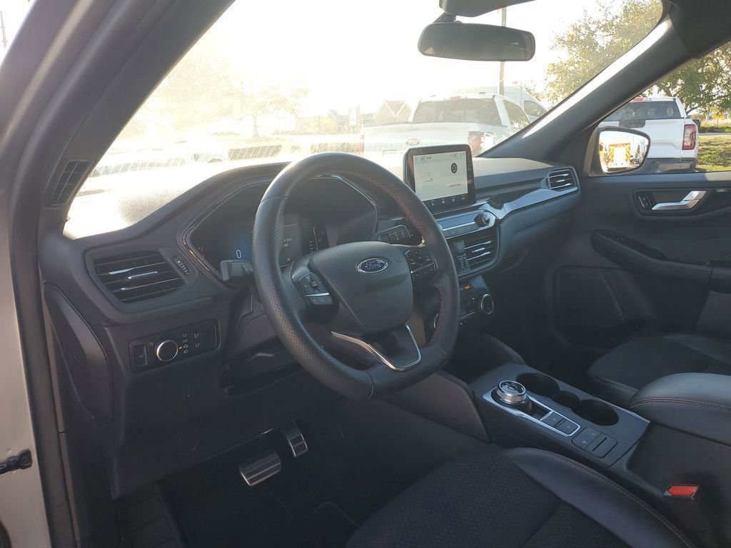 Certified 2023 Ford Escape ST-Line image 17