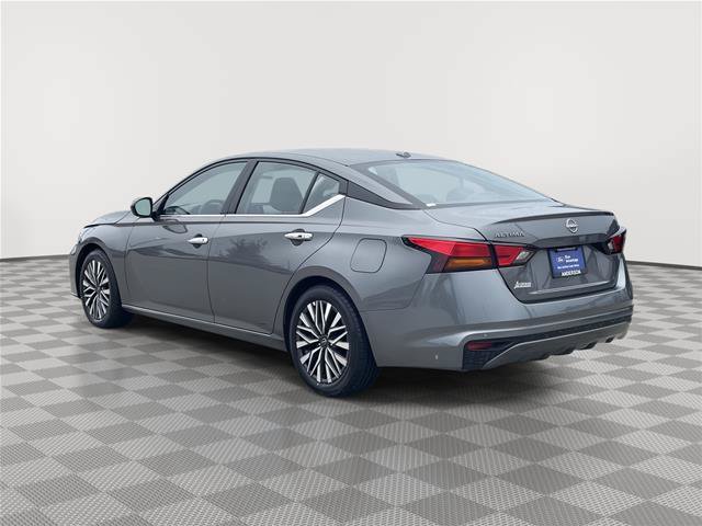 Used 2025 Nissan Altima 2.5 SV FWD image 9