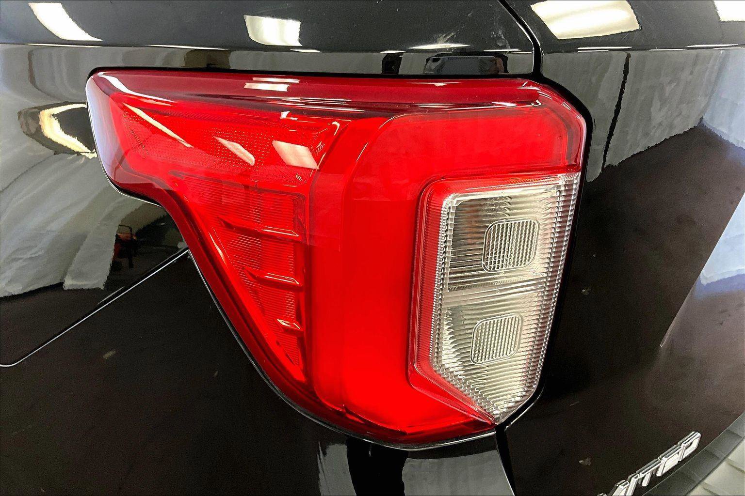 Certified 2022 Ford Explorer Limited w/ Limited Technology Package image 29