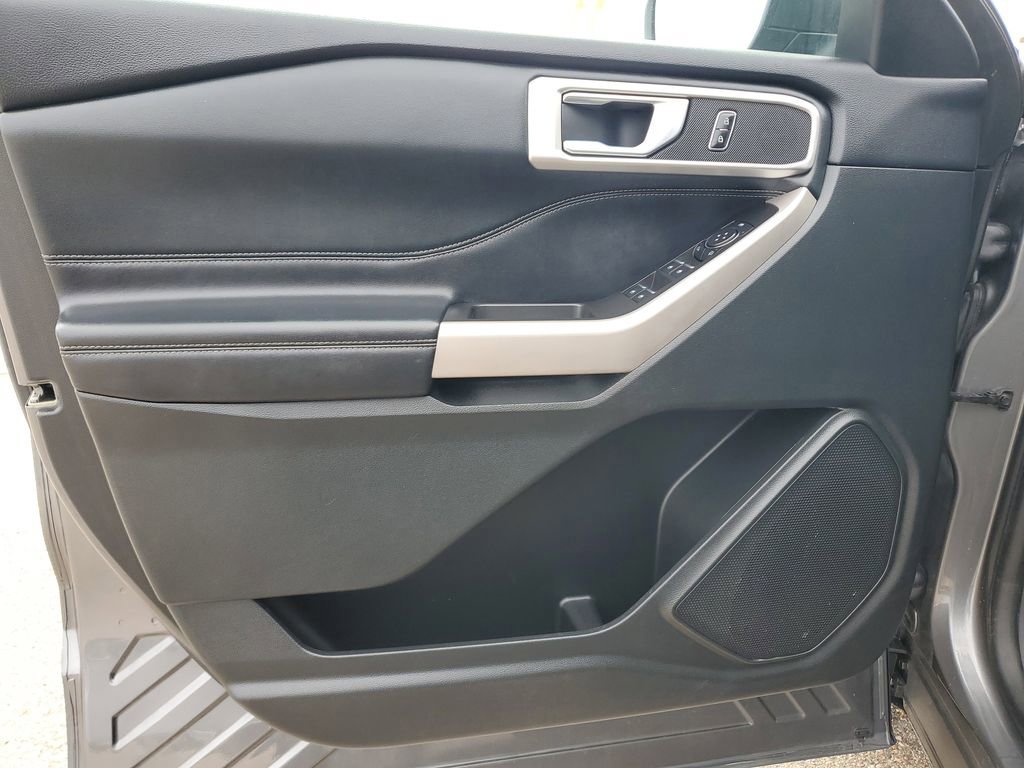 Certified 2023 Ford Explorer XLT w/ Equipment Group 202A image 12