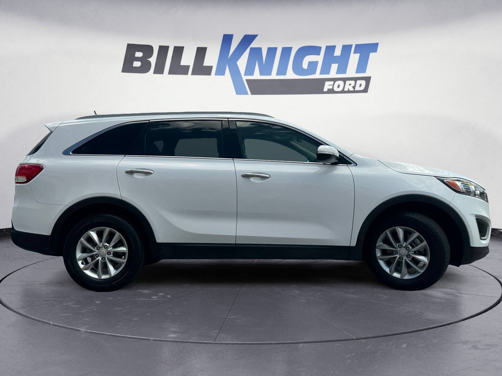 Used 2017 Kia Sorento FWD image 6