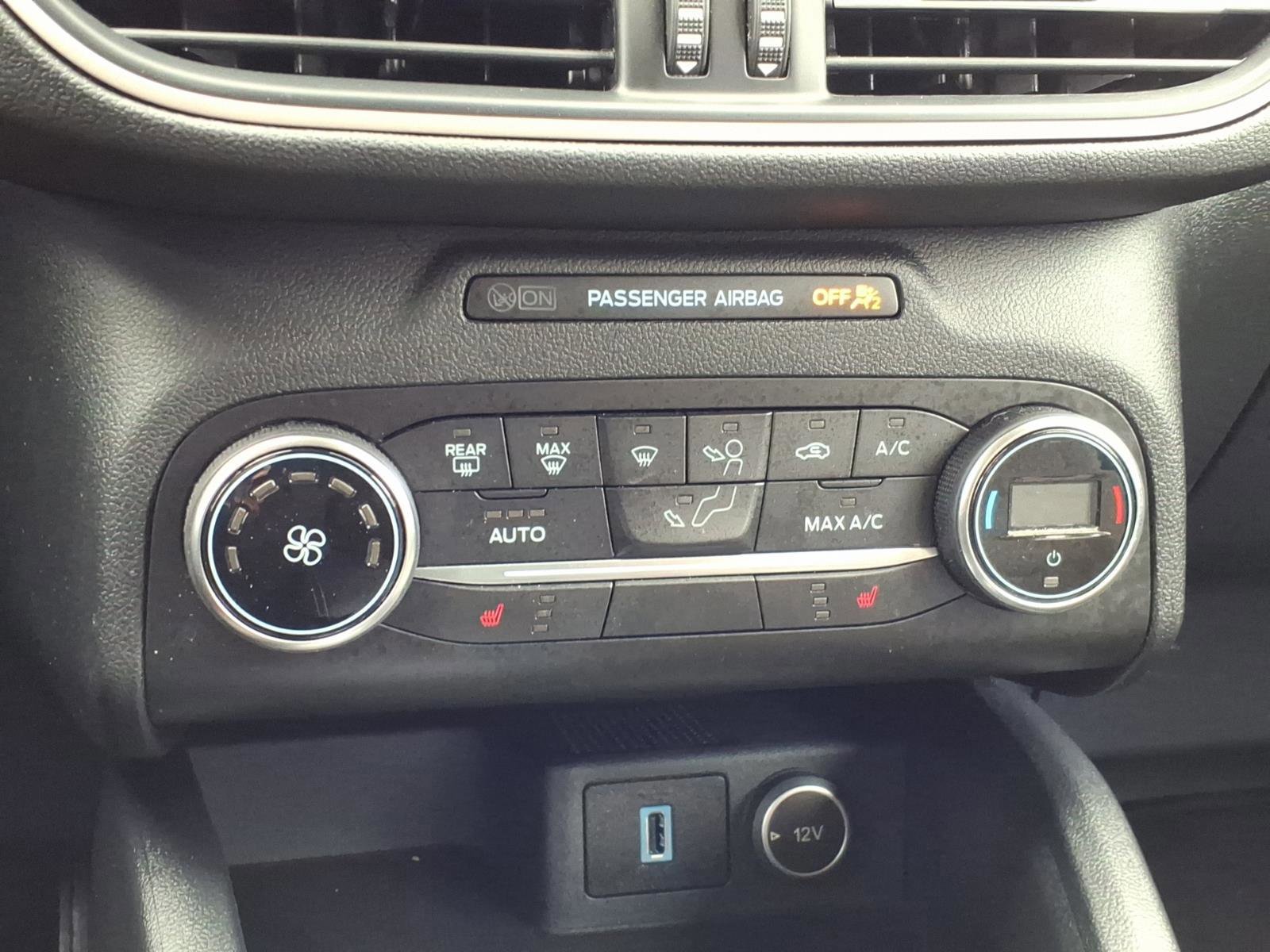 Certified 2020 Ford Escape SE image 17