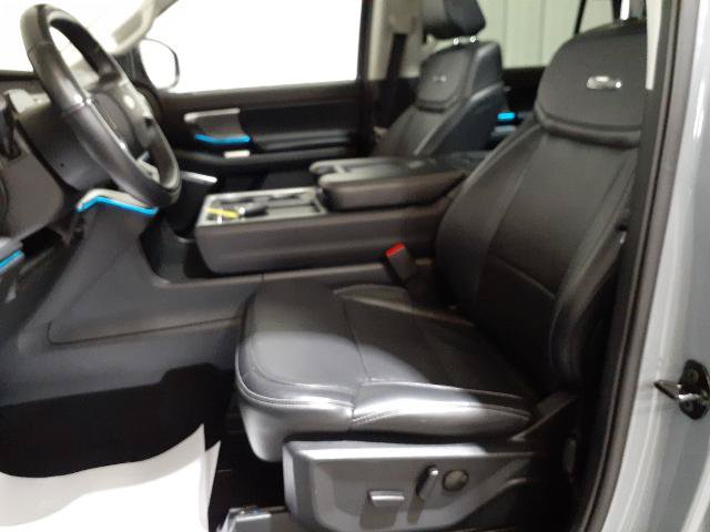 Certified 2025 Ford Expedition Platinum AWD/4WD image 2