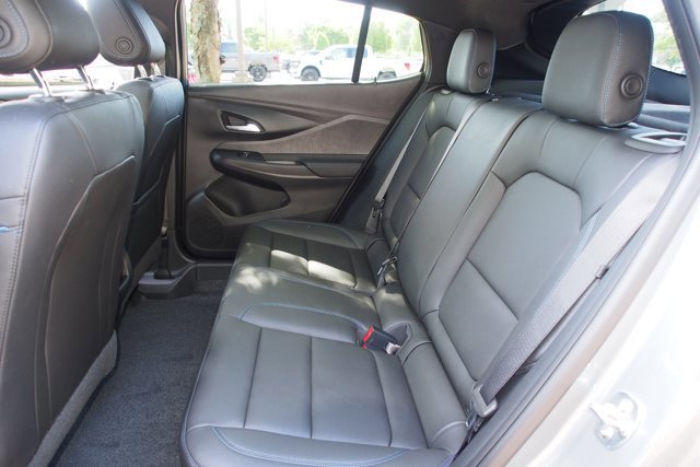 Used 2025 Buick Envista Sport Touring w/ Convenience I Package FWD image 19