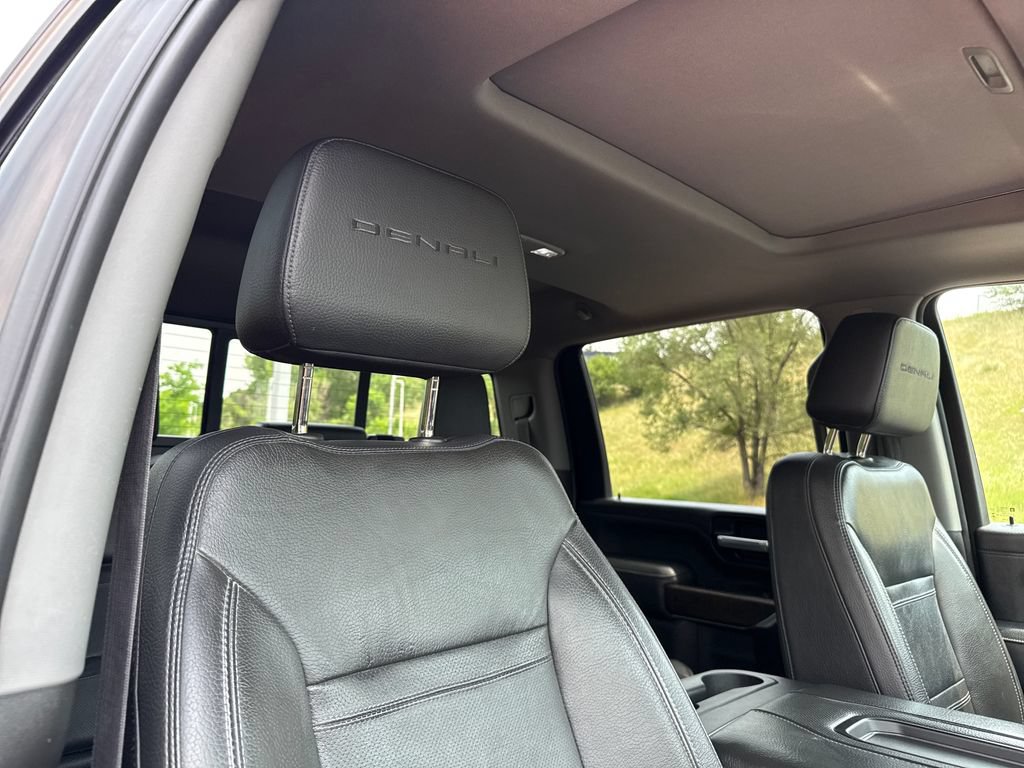 Used 2021 GMC Sierra 2500 Denali w/ Denali Black Diamond Edition AWD/4WD image 30