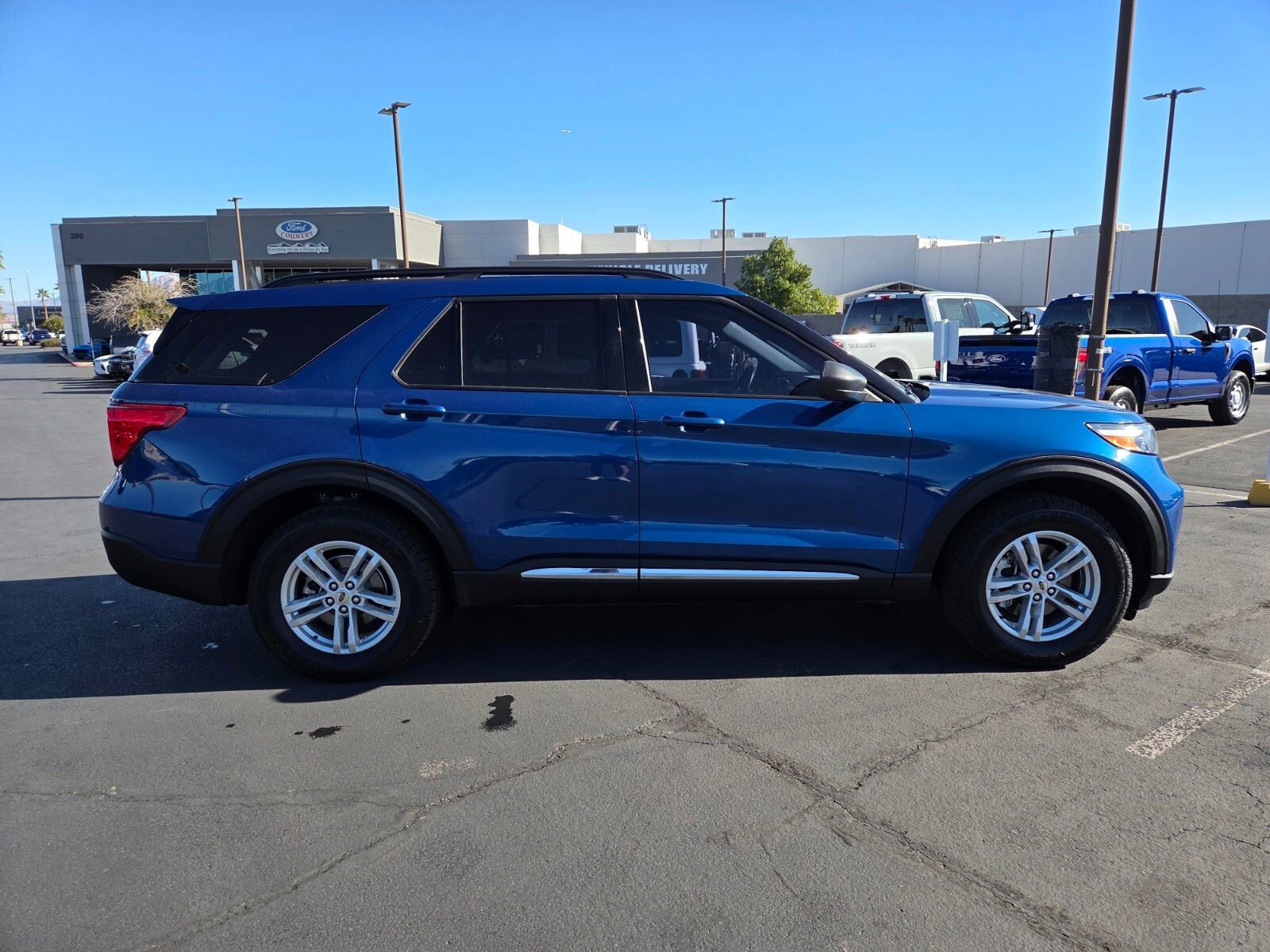 Certified 2023 Ford Explorer XLT AWD/4WD image 6