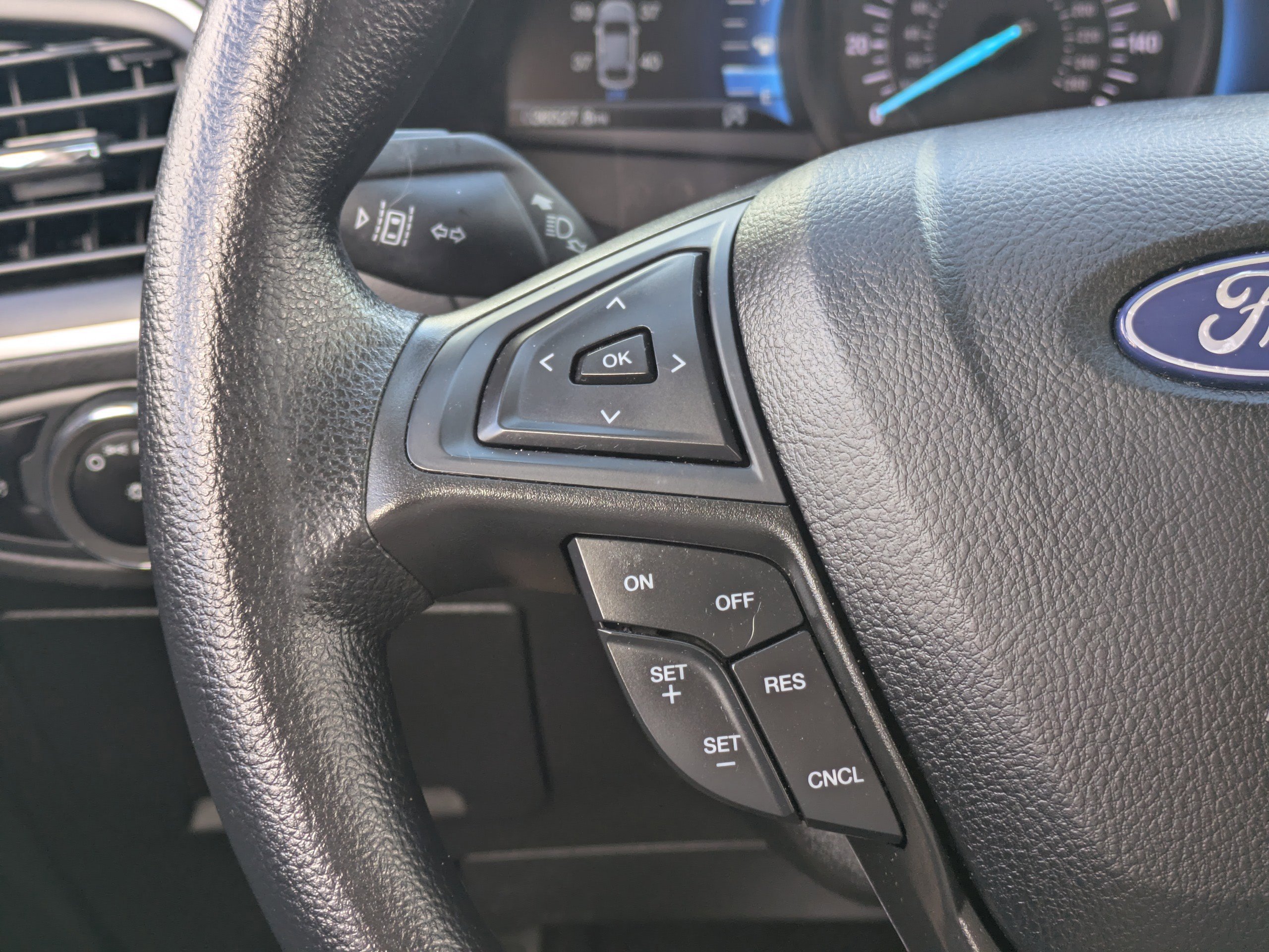 Certified 2023 Ford Edge SE w/ Black Appearance Package image 16