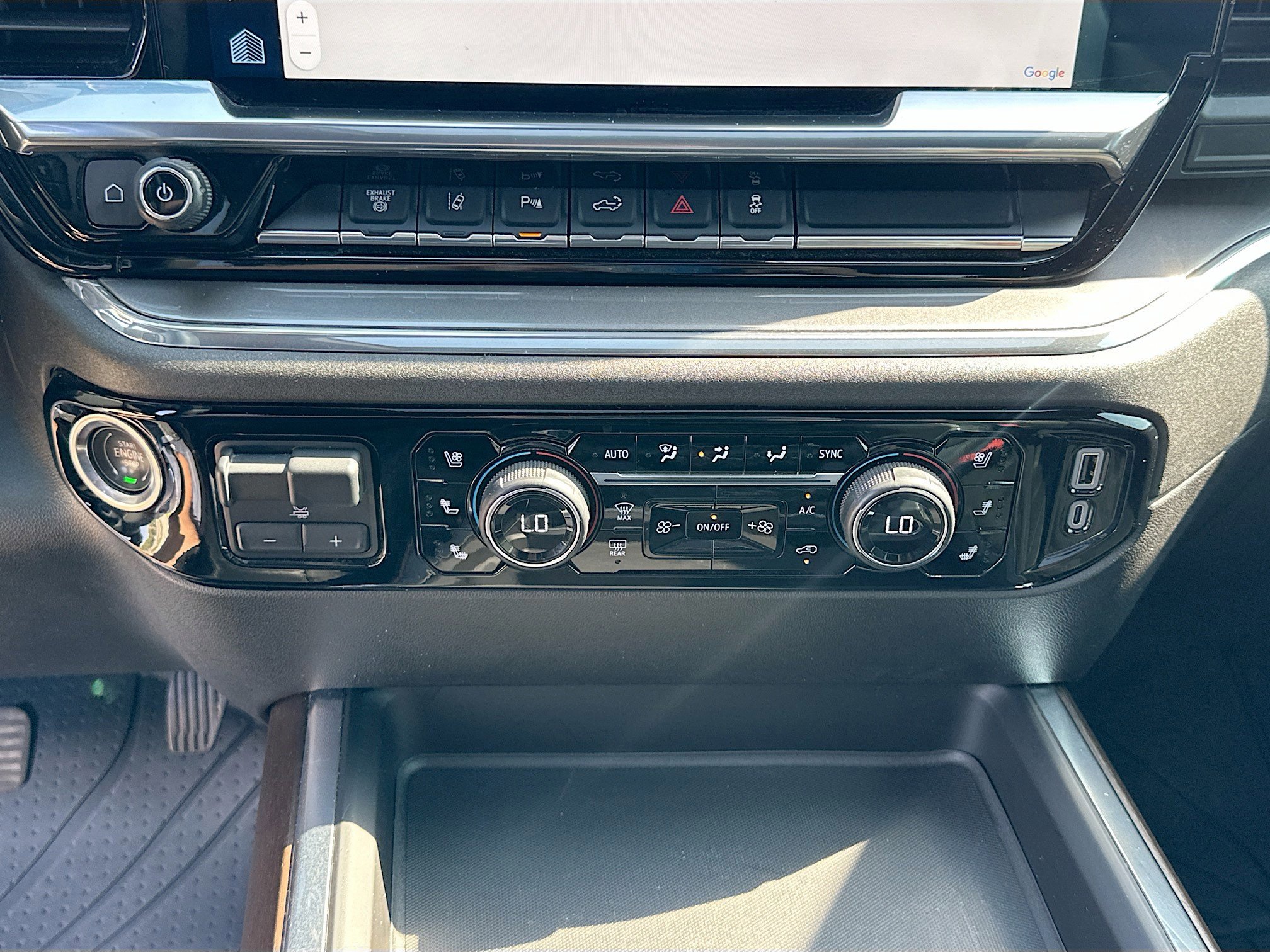 Used 2024 Chevrolet Silverado 2500 High Country w/ High Country Premium Package image 16