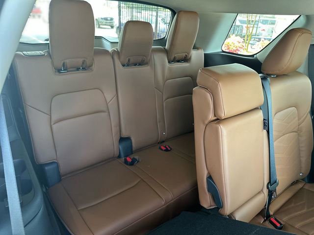 Used 2025 Nissan Pathfinder Platinum w/ Black Appearance Package image 26