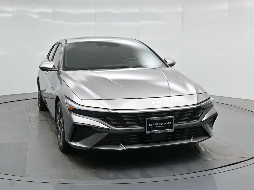 Used 2024 Hyundai Elantra Limited image 6