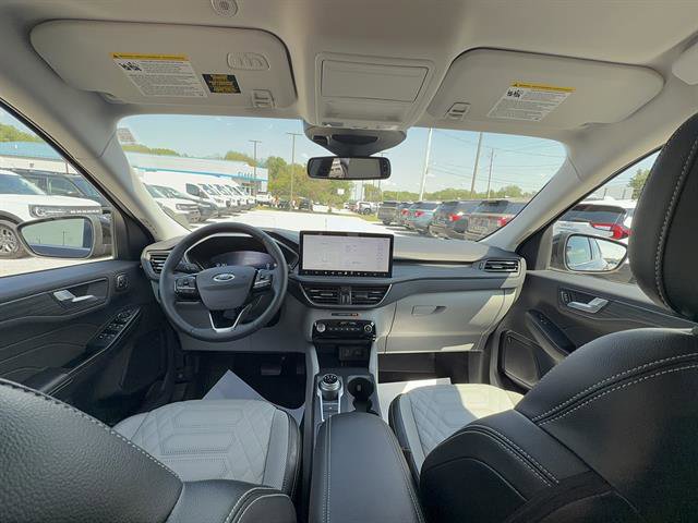 Certified 2023 Ford Escape Platinum w/ Premium Technology Package AWD/4WD image 19