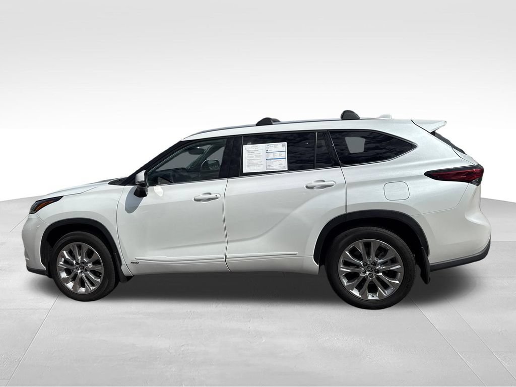 Used 2023 Toyota Highlander Limited AWD/4WD image 4