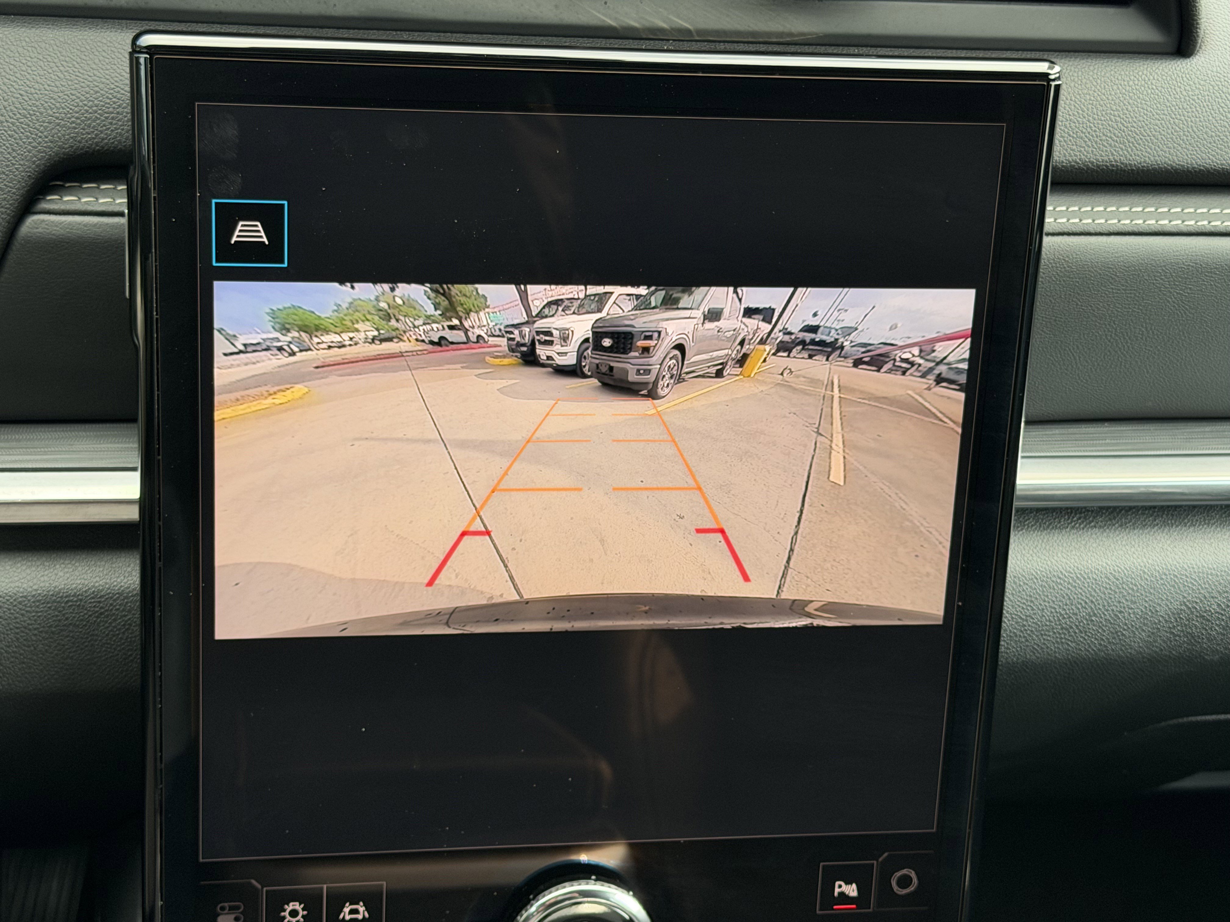 Used 2026 GMC Terrain Elevation w/ Elevation Premium Package FWD image 25