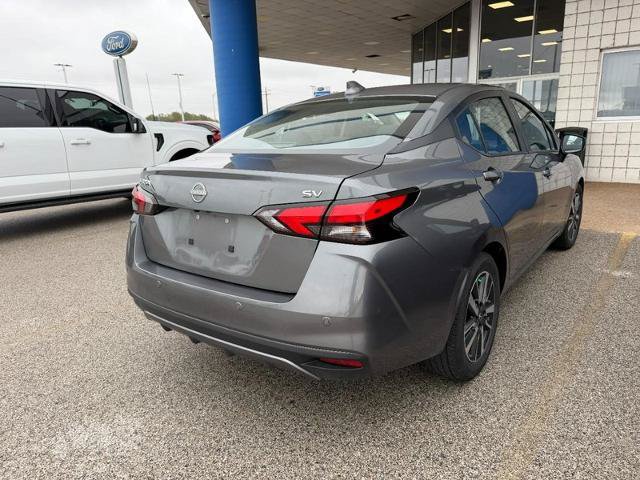 Used 2024 Nissan Versa SV FWD image 3