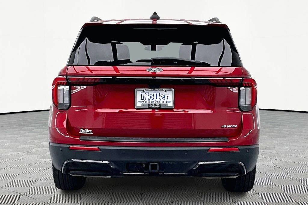 Certified 2025 Ford Explorer ST-Line w/ ST-Line Street Pack image 3