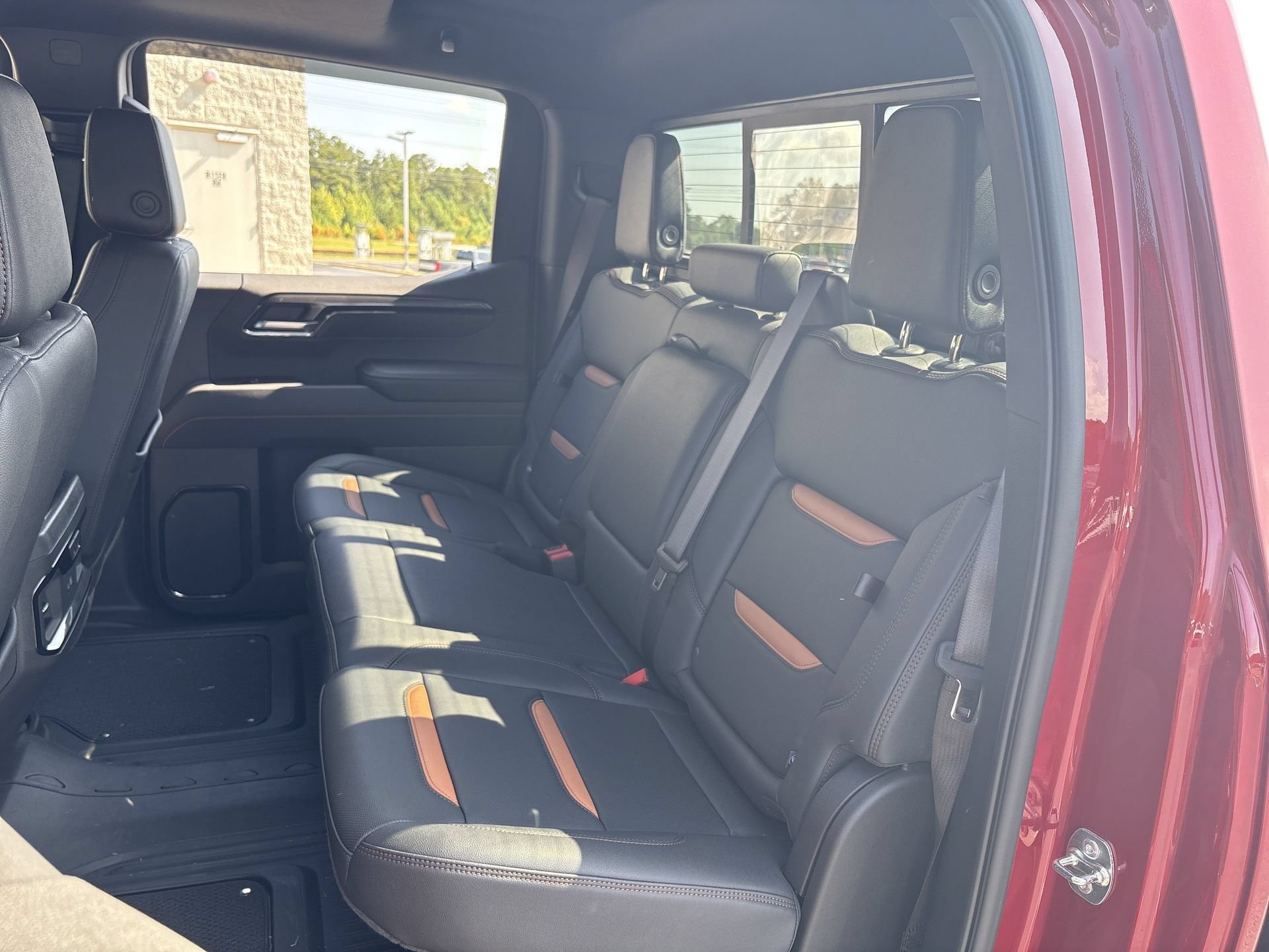 Used 2025 GMC Sierra 1500 AT4 w/ AT4 Premium Package AWD/4WD image 16