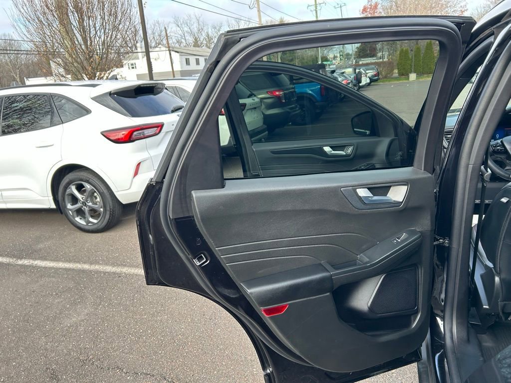 Certified 2023 Ford Escape ST-Line image 17