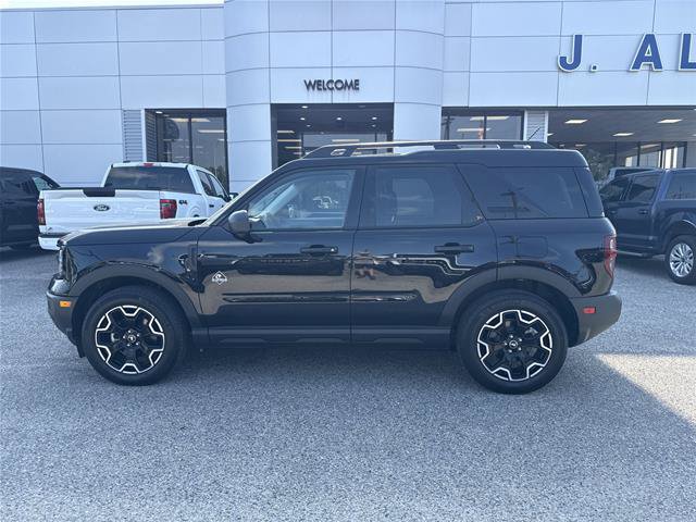 Certified 2025 Ford Bronco Sport Outer Banks w/ Outer Banks Tech Package+ AWD/4WD image 2