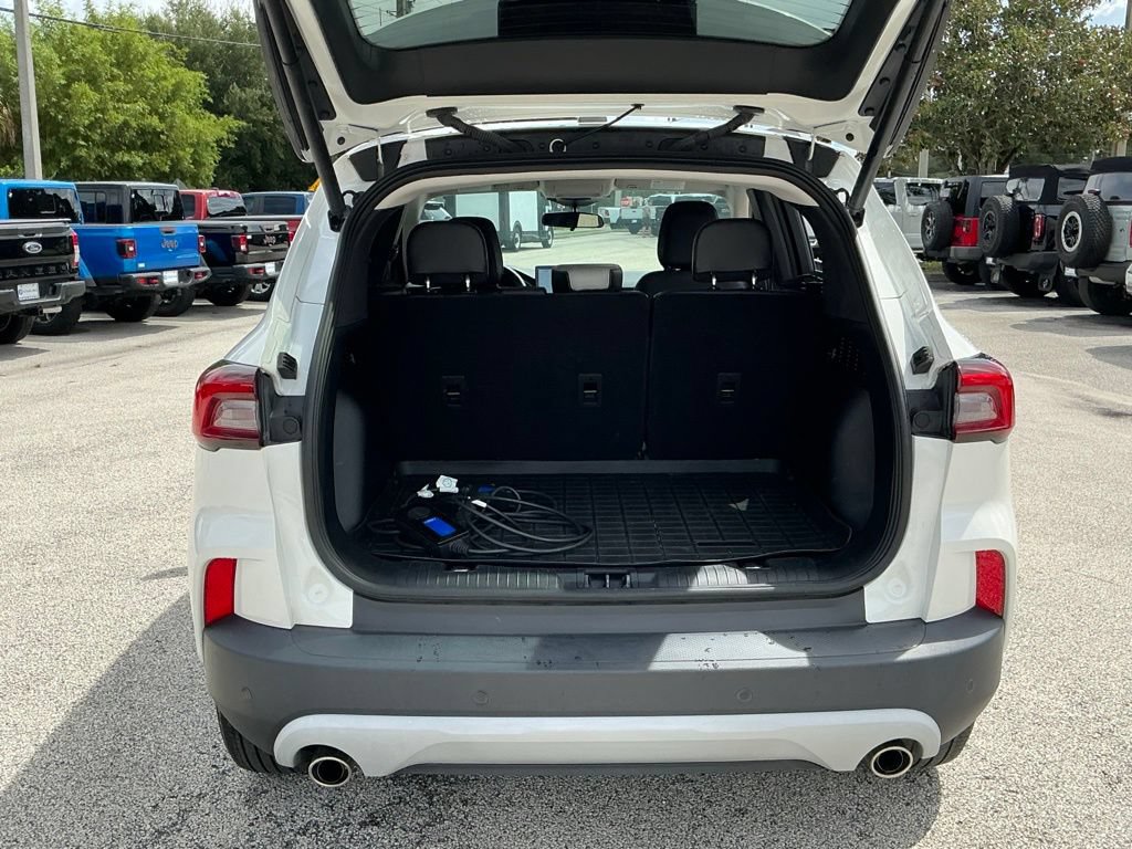 Certified 2023 Ford Escape SE FWD image 20