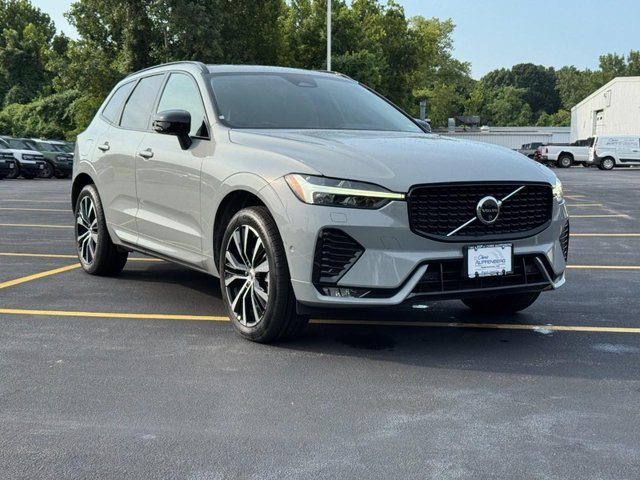 Used 2024 Volvo XC60 B5 Plus AWD/4WD image 2