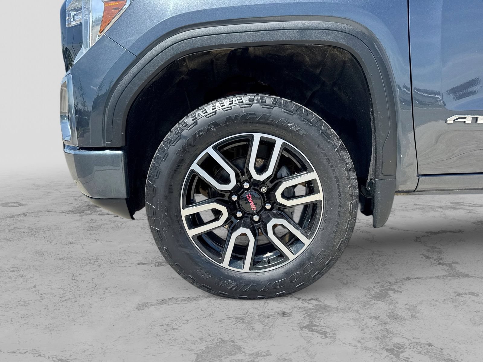Used 2022 GMC Sierra 1500 AT4 w/ AT4 Preferred Package AWD/4WD image 18