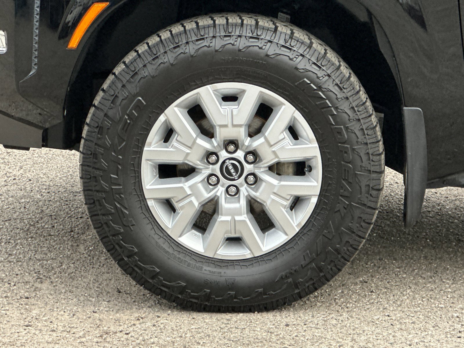 Used 2022 Nissan Frontier SV w/ SV Premium Package image 24