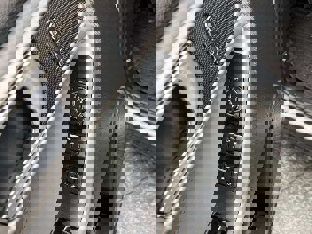 Certified 2021 Ford Explorer XLT w/ Equipment Group 202A image 11