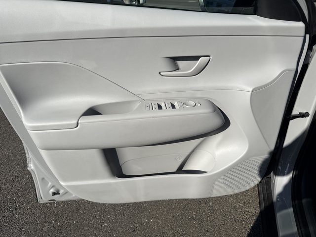 Used 2024 Hyundai Kona SEL AWD/4WD image 11