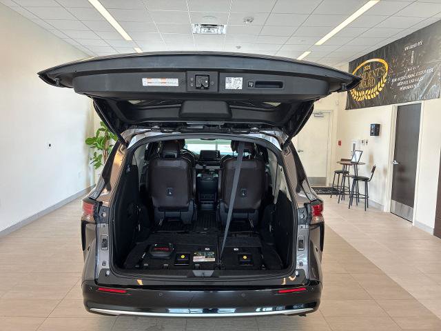 Used 2023 Toyota Sienna Platinum AWD/4WD image 10