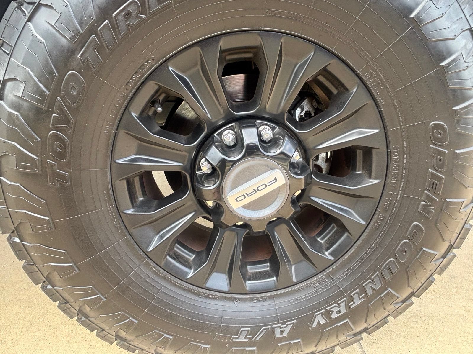 Certified 2022 Ford F250 Lariat w/ Tremor Off-Road Package AWD/4WD image 5