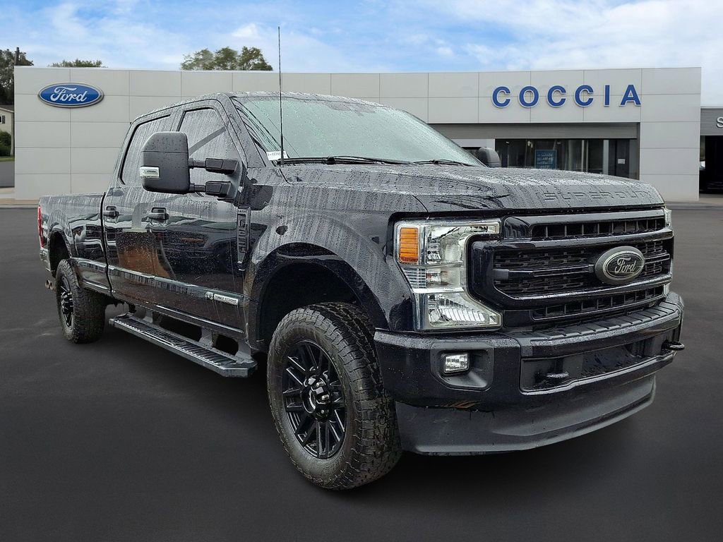 Certified 2022 Ford F350 XLT w/ Black Appearance Package image 3