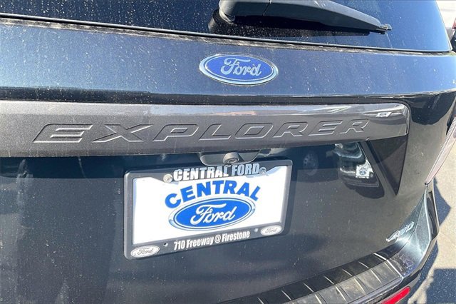 Certified 2022 Ford Explorer XLT w/ Equipment Group 202A image 8