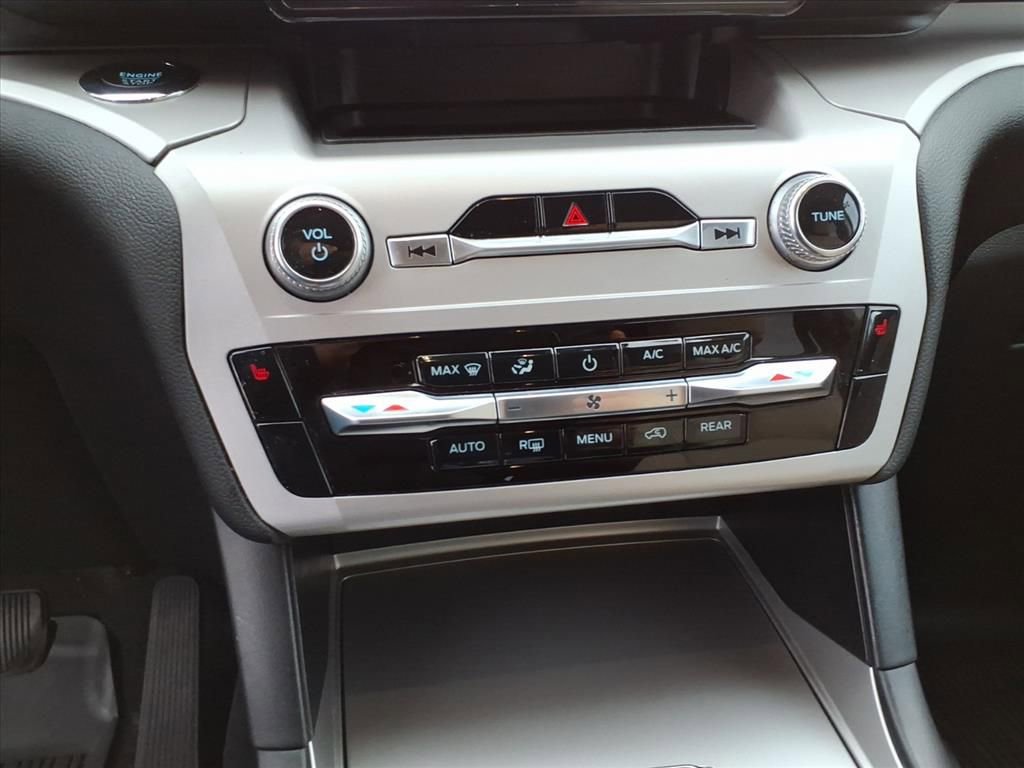 Certified 2022 Ford Explorer XLT w/ Class IV Trailer Tow Package image 20