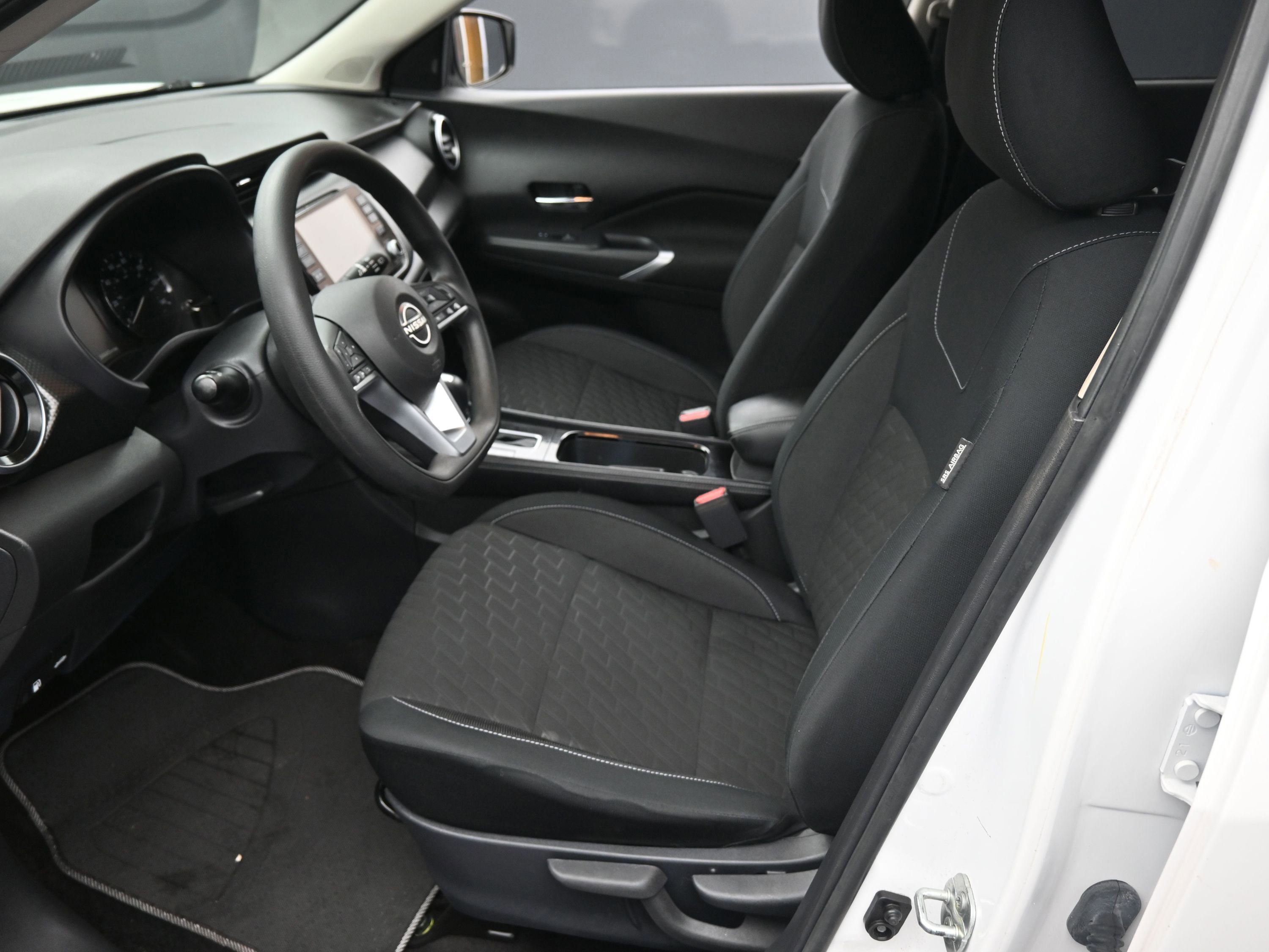 Used 2022 Nissan Kicks SV image 31