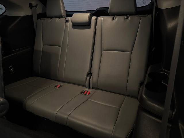 Used 2023 Toyota Highlander L image 32