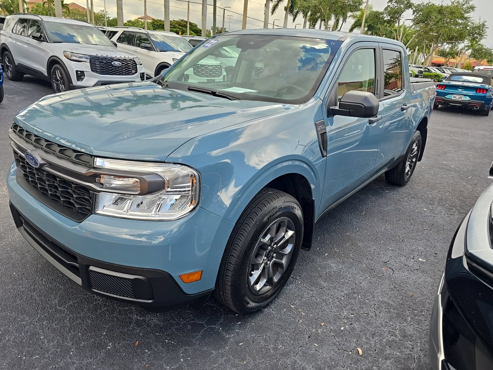 Certified 2022 Ford Maverick XLT FWD image 2