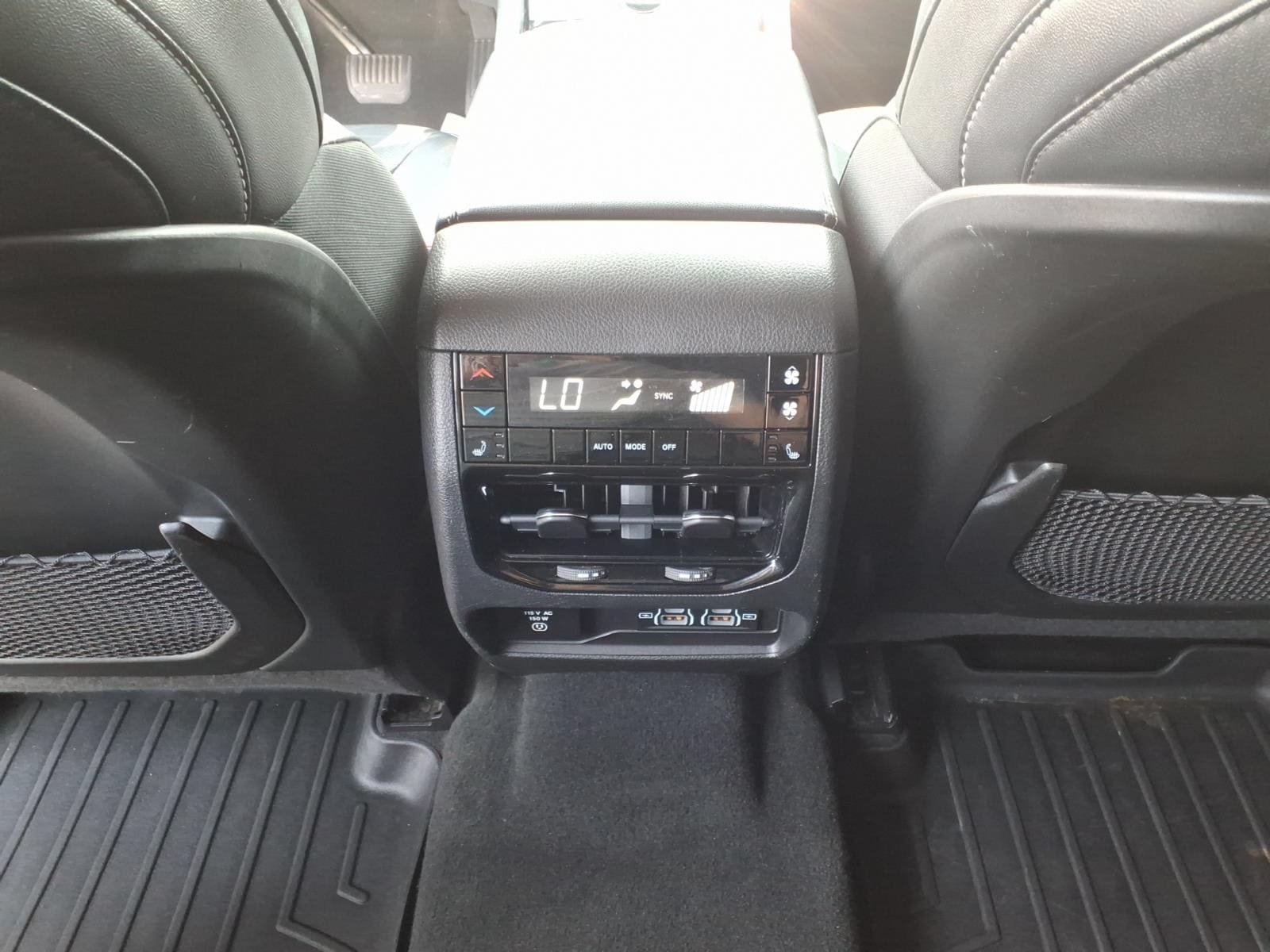 Used 2022 Jeep Grand Cherokee L Limited w/ Luxury Tech Group II AWD/4WD image 16