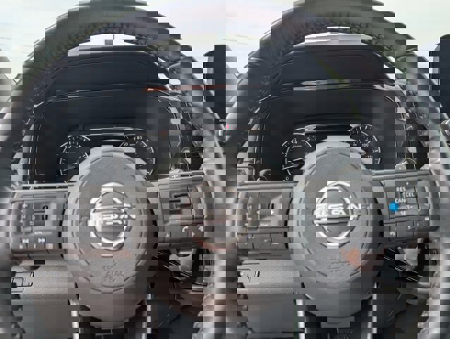 Used 2024 Nissan Pathfinder SV w/ SV Premium Package image 20