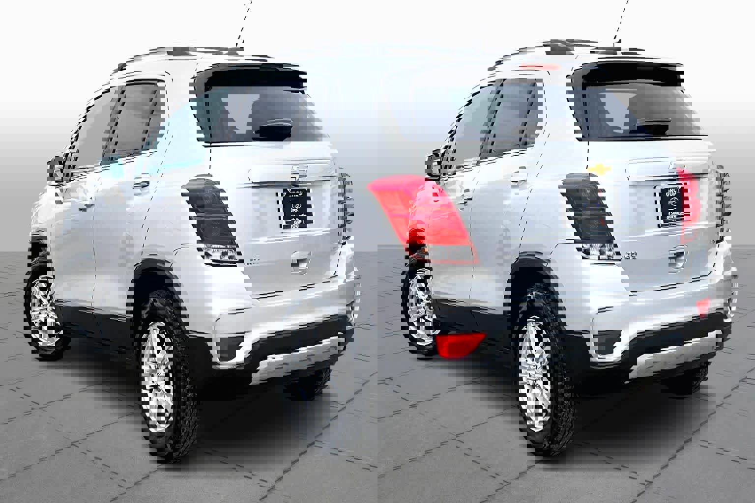 Used 2020 Chevrolet Trax LT w/ LT Convenience Package image 11