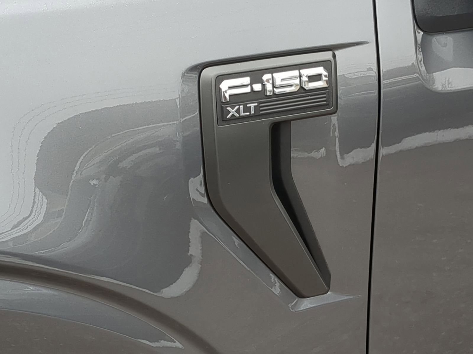 Certified 2022 Ford F150 XLT w/ Equipment Group 302A High image 18