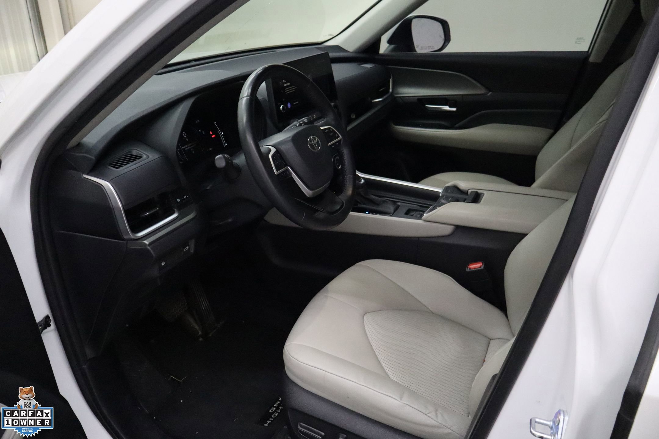 Used 2024 Toyota Grand Highlander XLE image 23