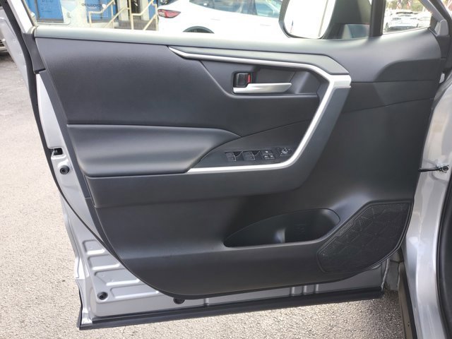 Used 2023 Toyota RAV4 XLE Premium image 17