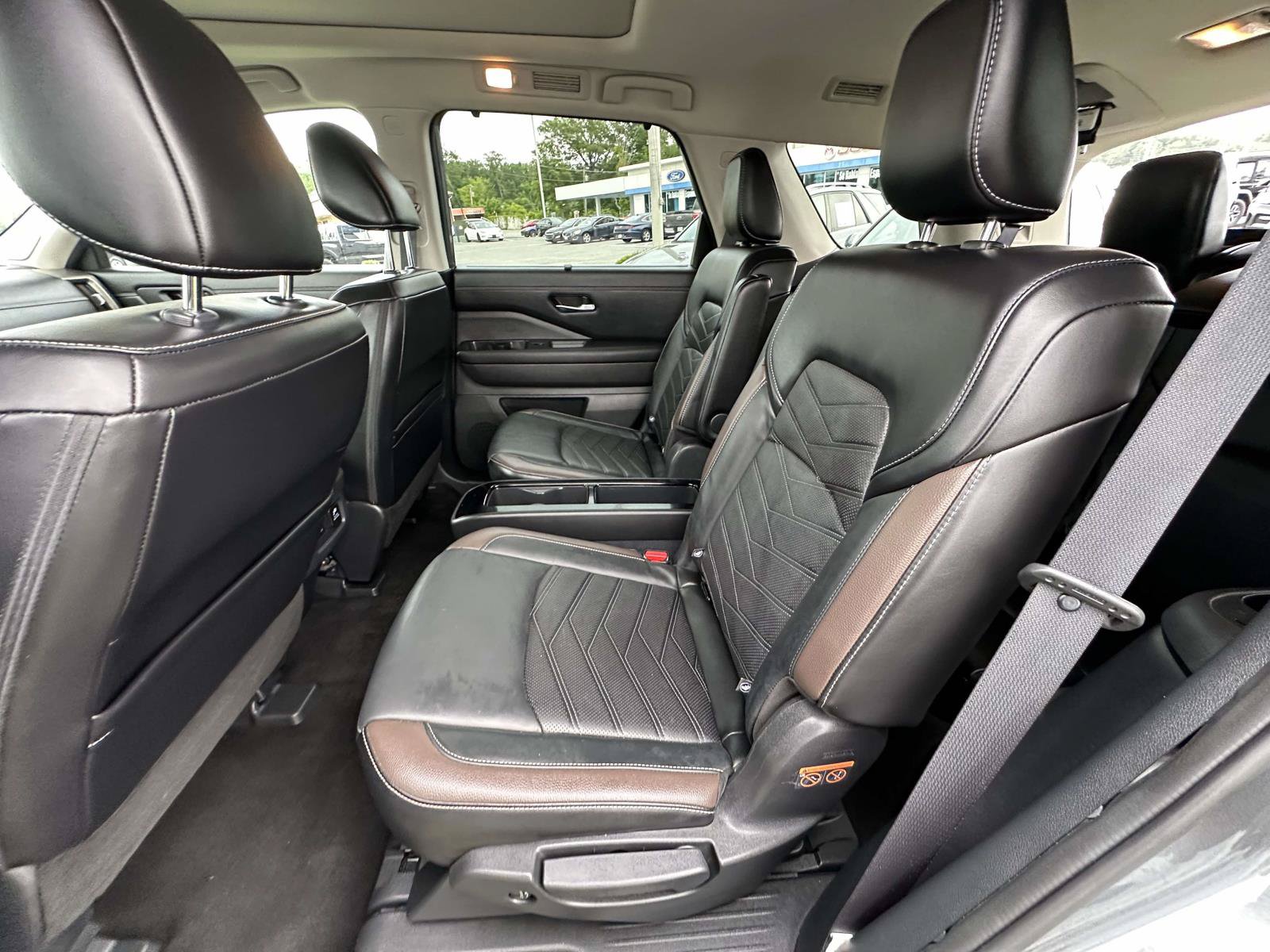 Used 2023 Nissan Pathfinder Platinum AWD/4WD image 33