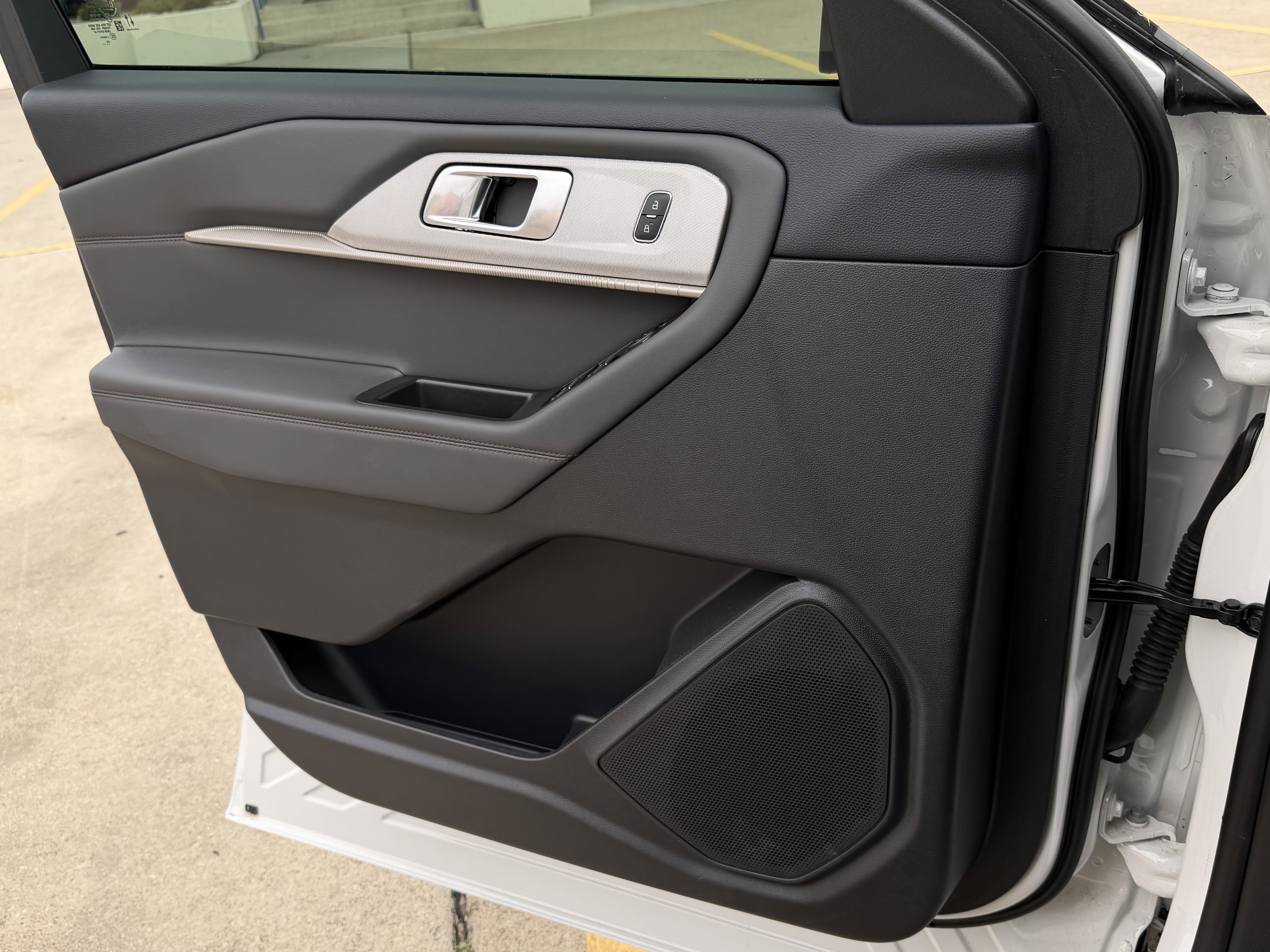 Certified 2025 Ford Explorer Active w/ Active Comfort Package RWD image 24