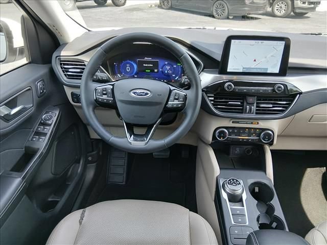 Certified 2022 Ford Escape Titanium FWD image 11